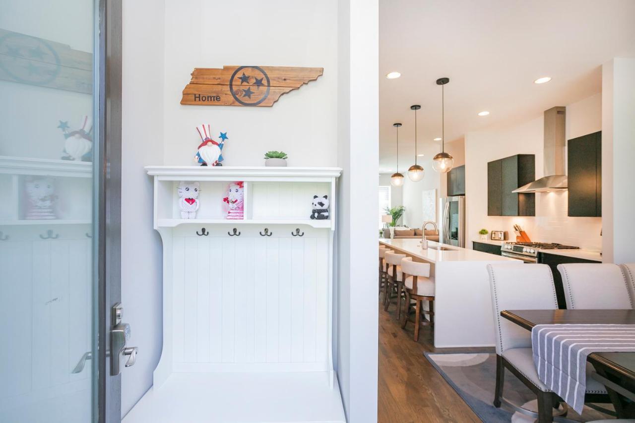 Luxury Townhome Skyline Views Mins To Dt ナッシュビル エクステリア 写真
