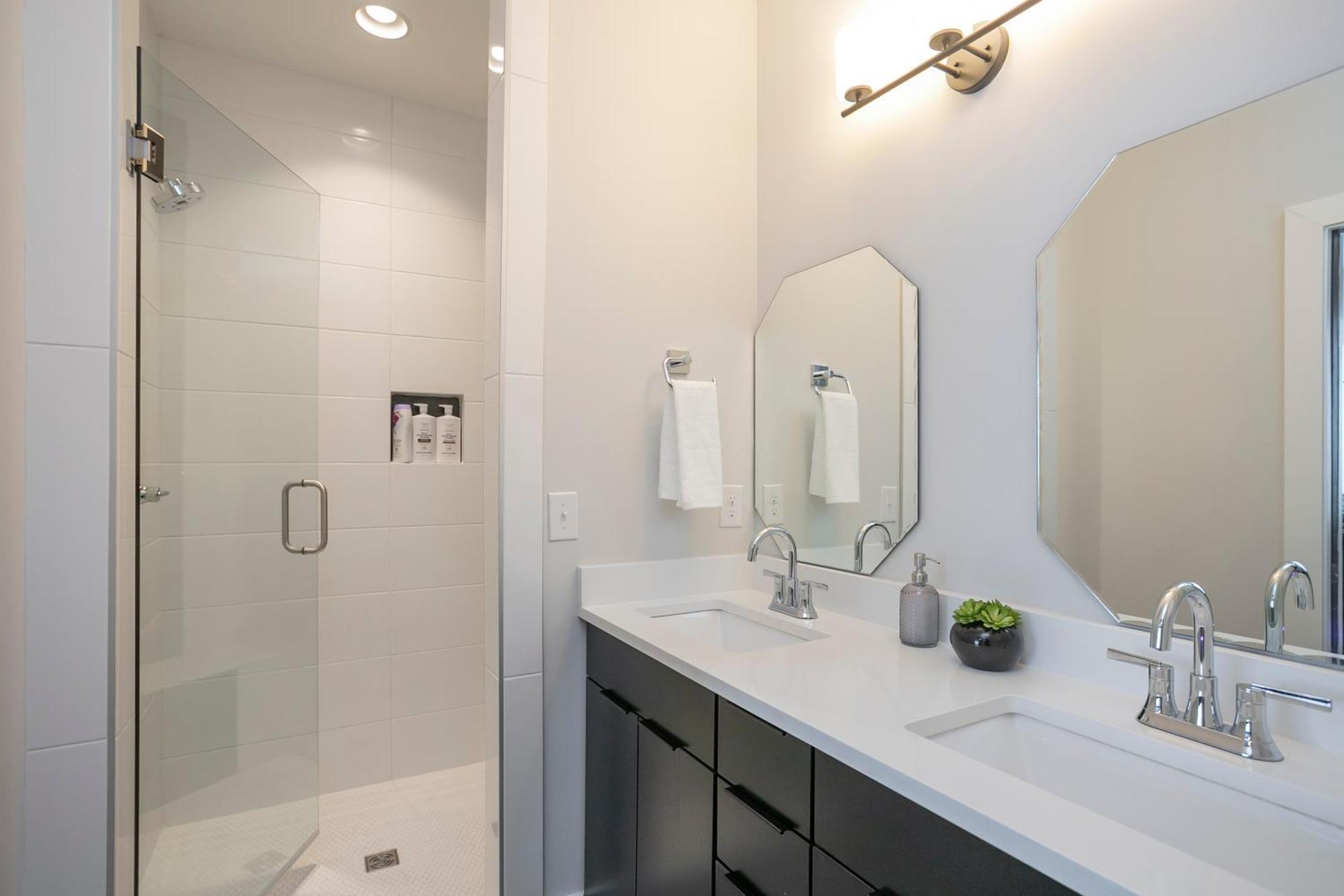 Luxury Townhome Skyline Views Mins To Dt ナッシュビル エクステリア 写真