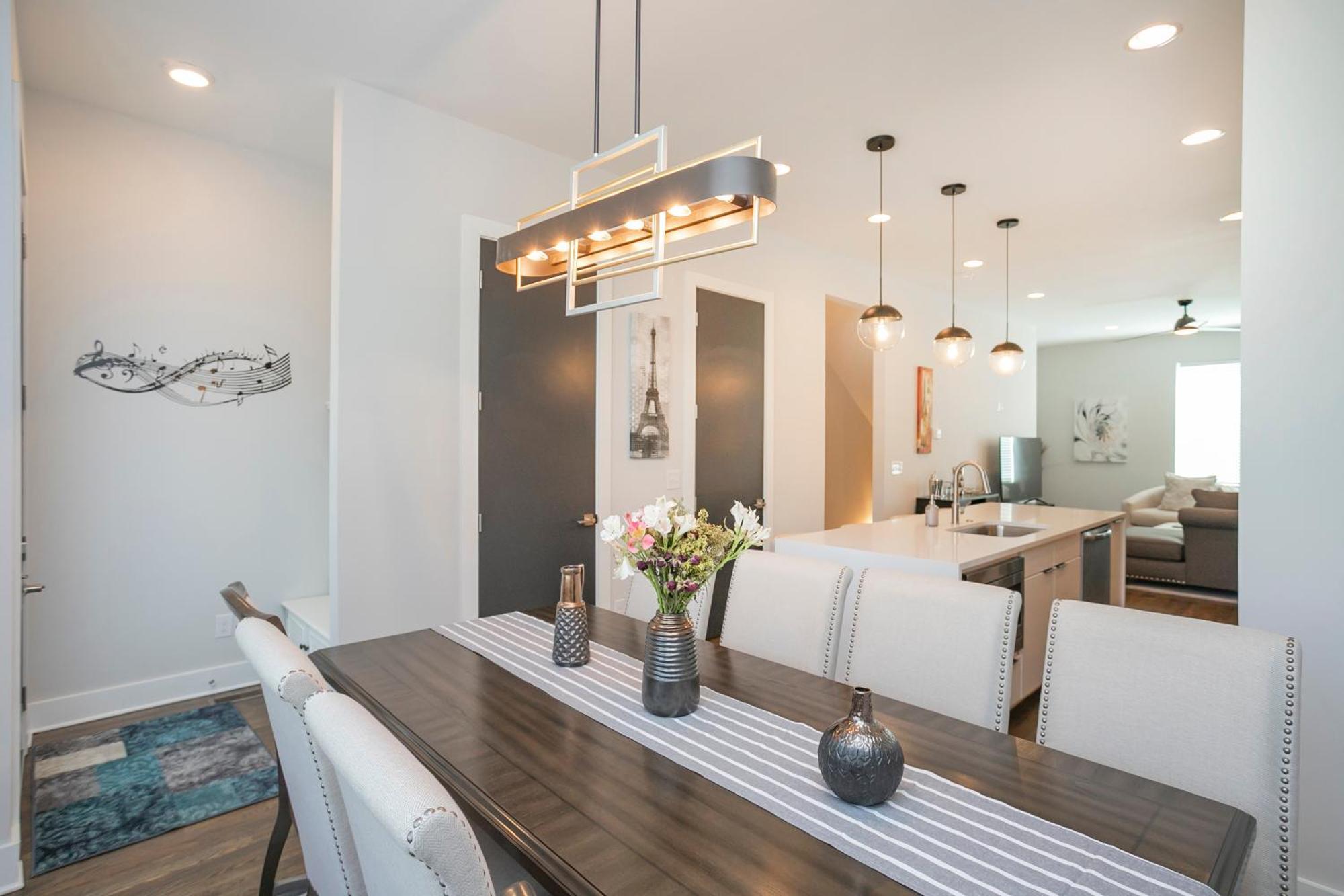 Luxury Townhome Skyline Views Mins To Dt ナッシュビル エクステリア 写真