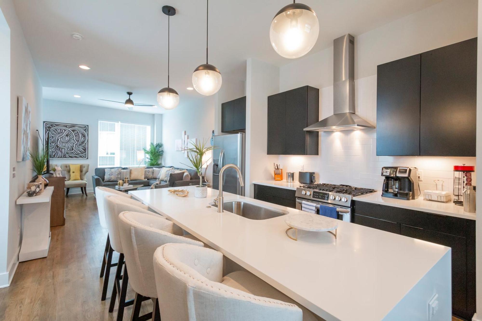 Luxury Townhome Skyline Views Mins To Dt ナッシュビル エクステリア 写真
