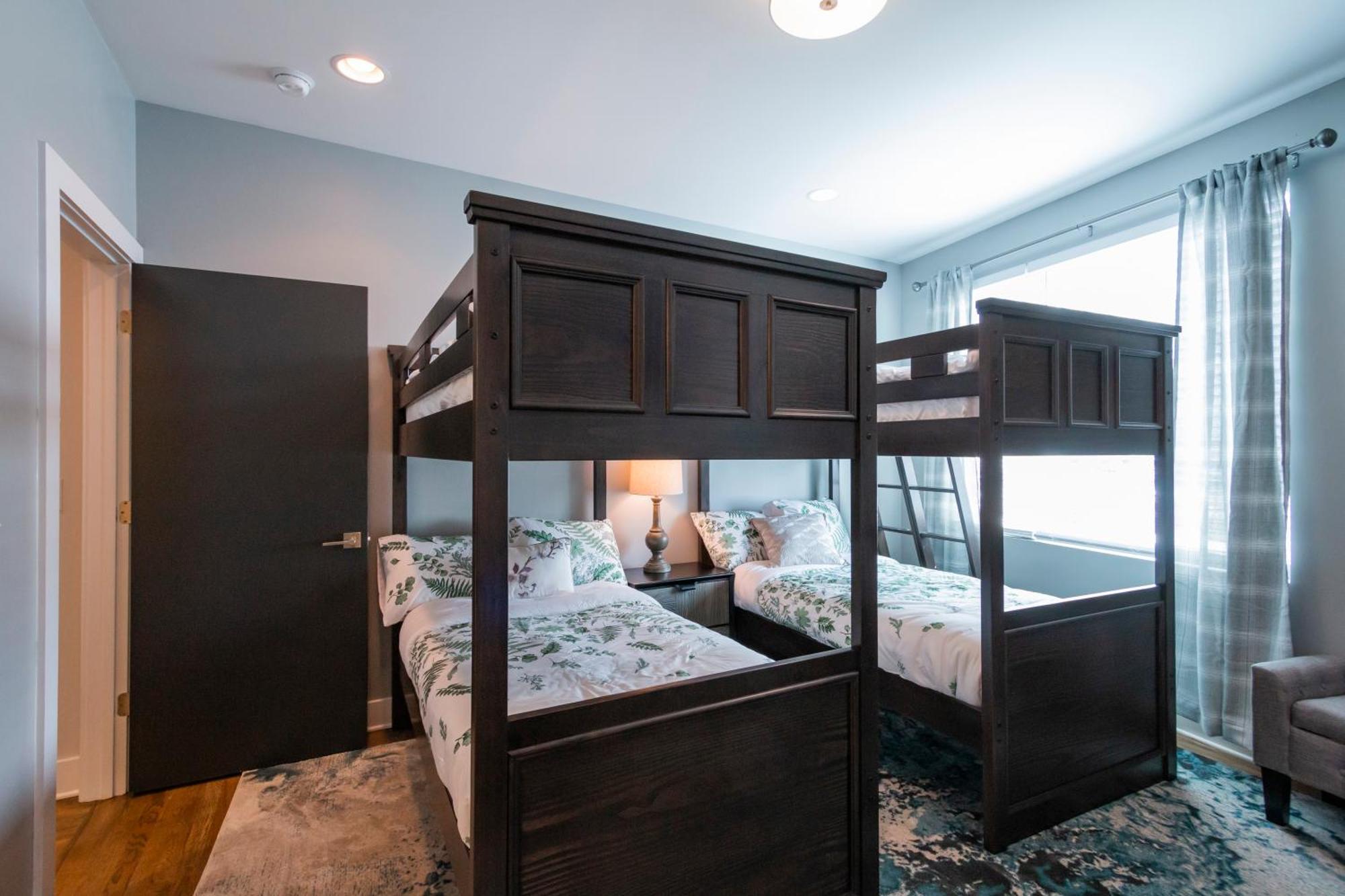 Luxury Townhome Skyline Views Mins To Dt ナッシュビル エクステリア 写真