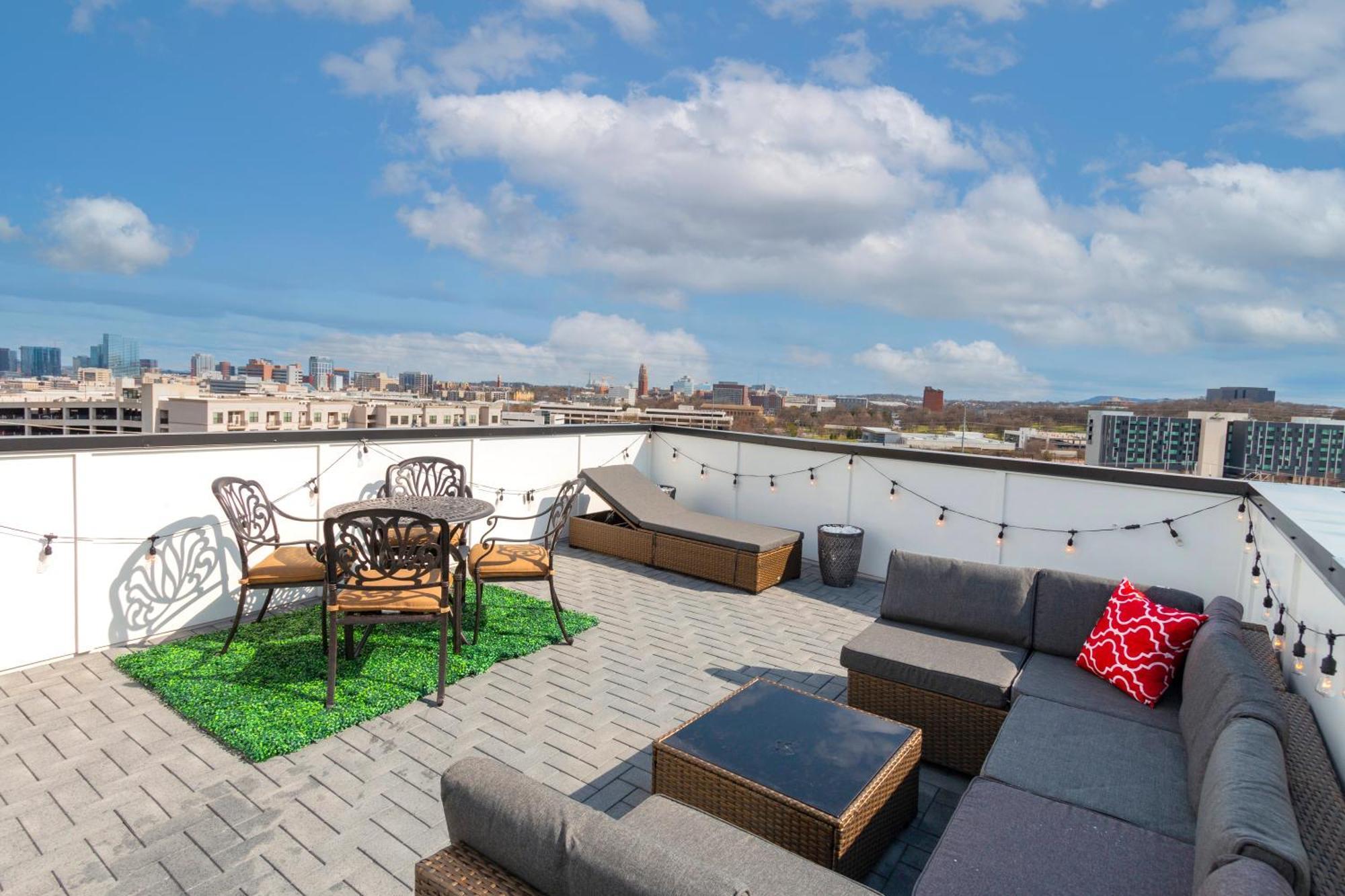 Luxury Townhome Skyline Views Mins To Dt ナッシュビル エクステリア 写真