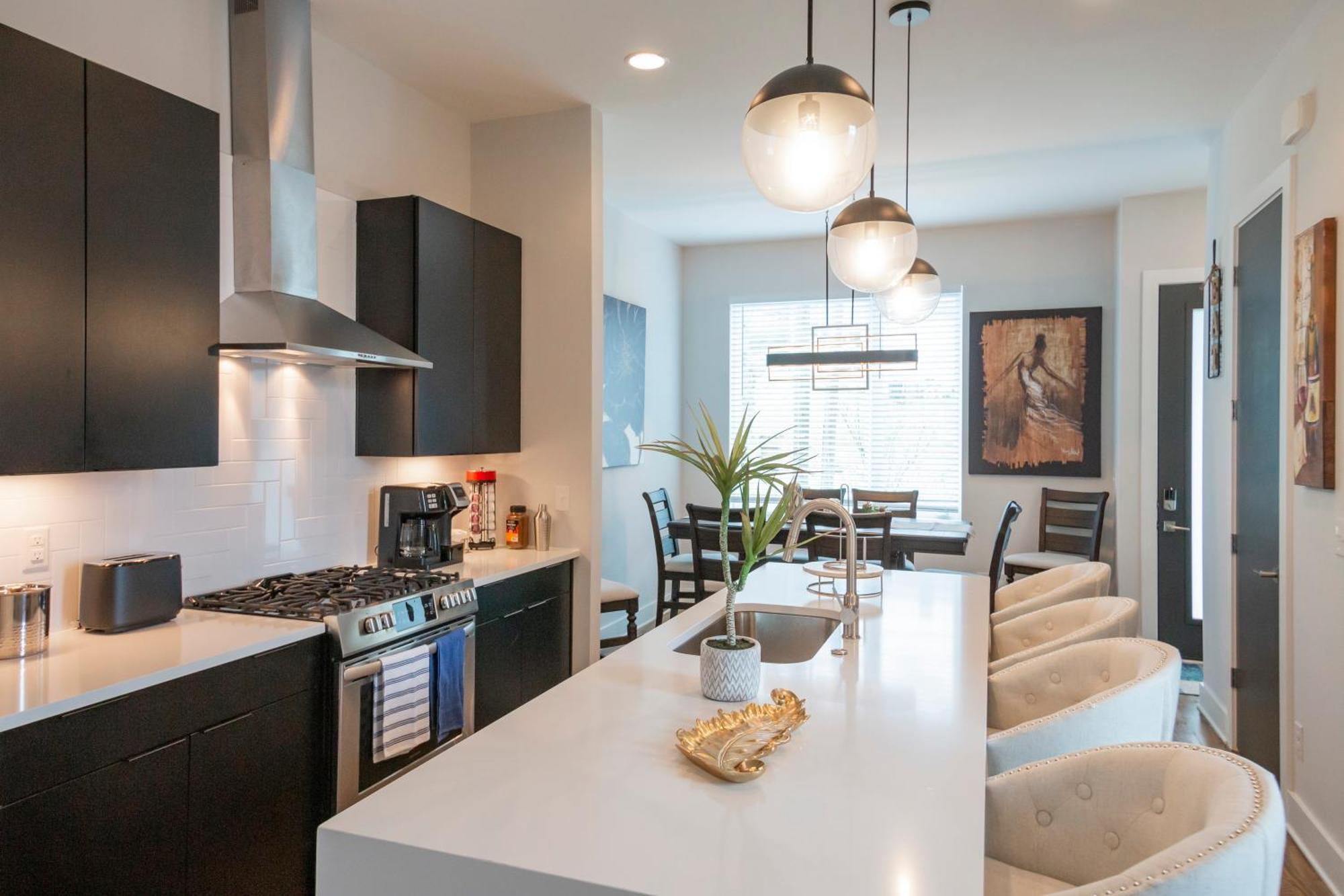 Luxury Townhome Skyline Views Mins To Dt ナッシュビル エクステリア 写真